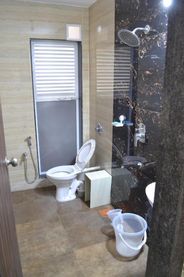 纳威孟买 Covie Kharghar 200旅舍 外观 照片